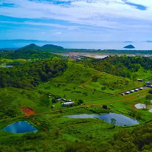 https://high-valley-dawn-permaculture-farm.queenslandhotels.net