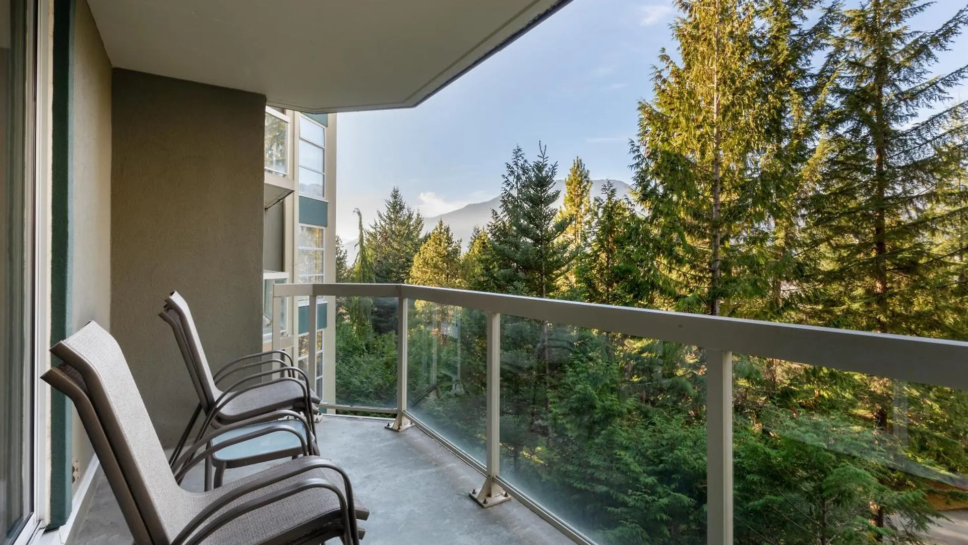 The Woodrun Lodge By Whiski Jack Whistler Canada