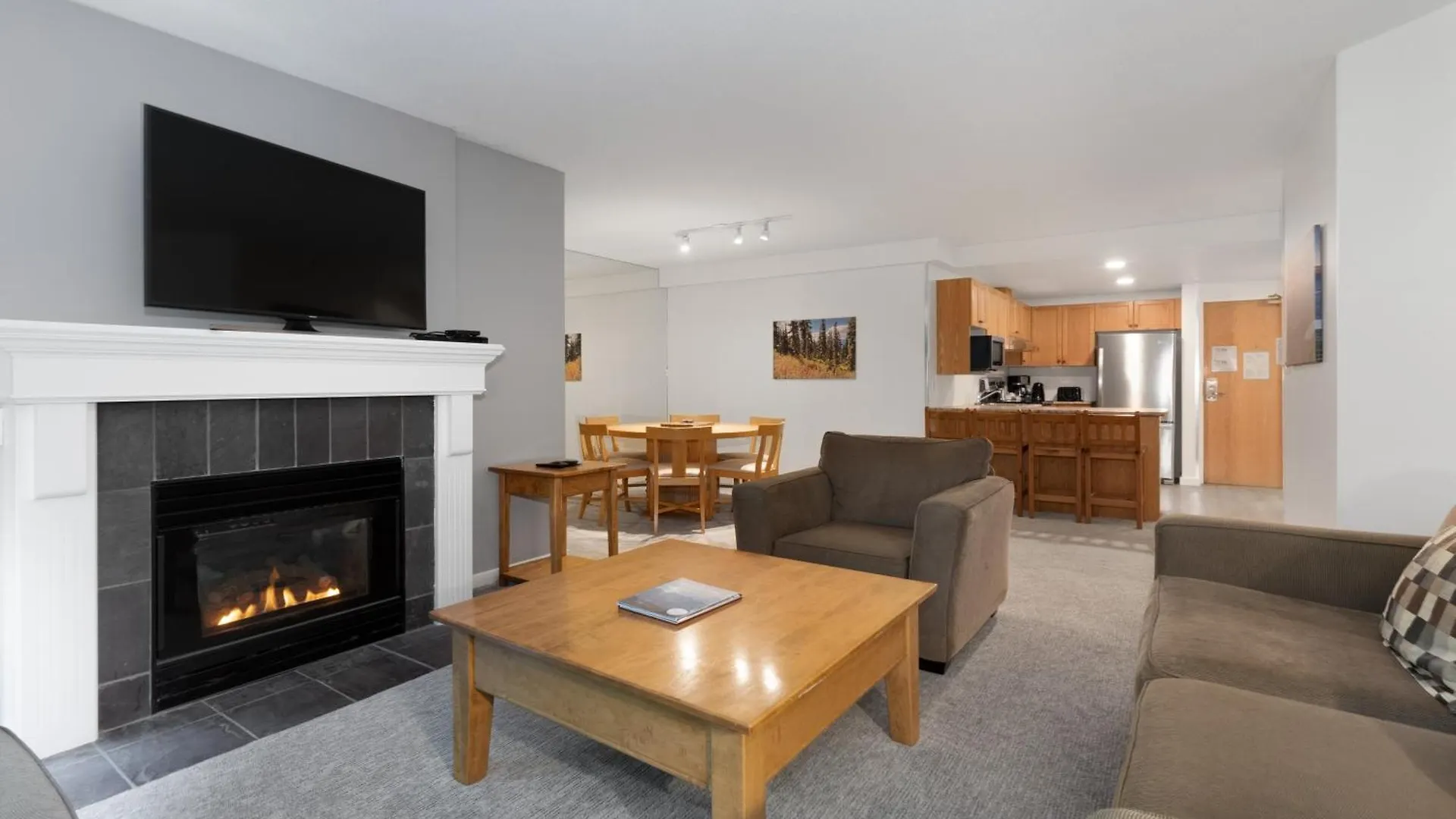 The Woodrun Lodge By Whiski Jack Whistler Apartment