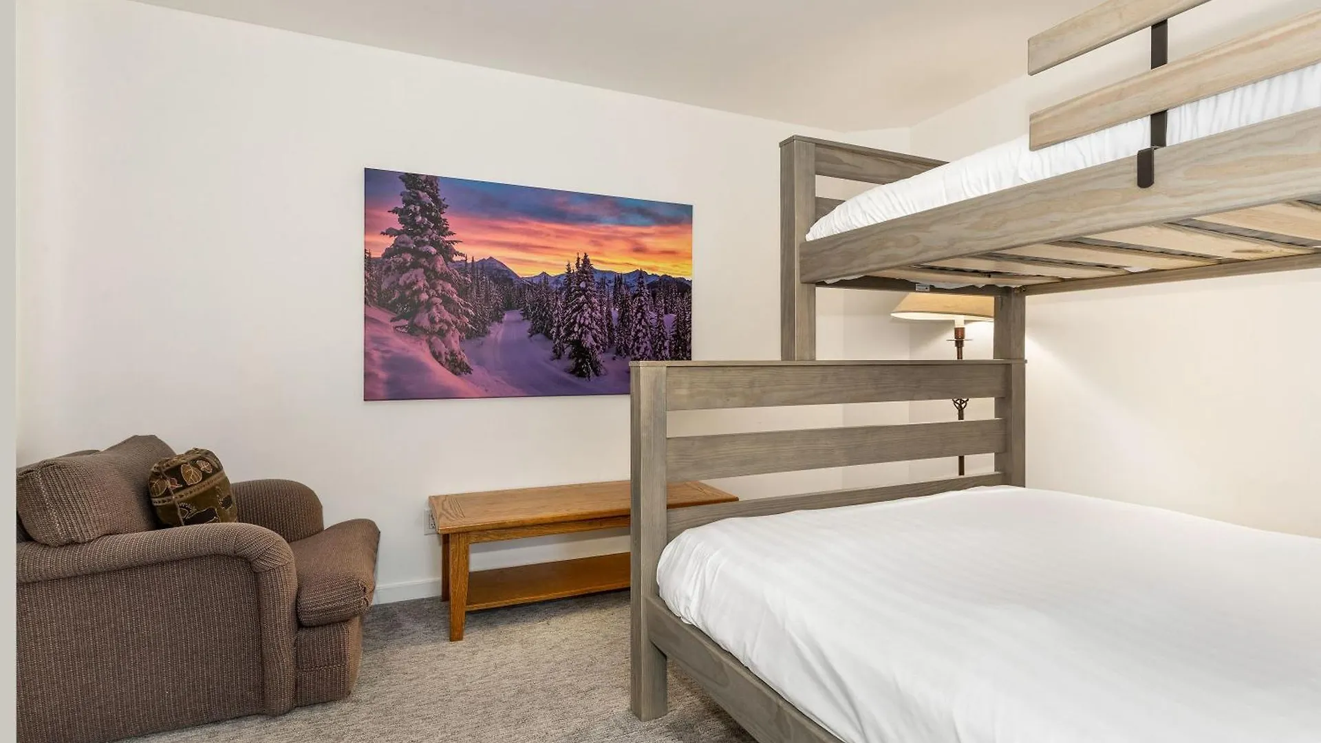 Apartment The Woodrun Lodge By Whiski Jack Whistler Canada
