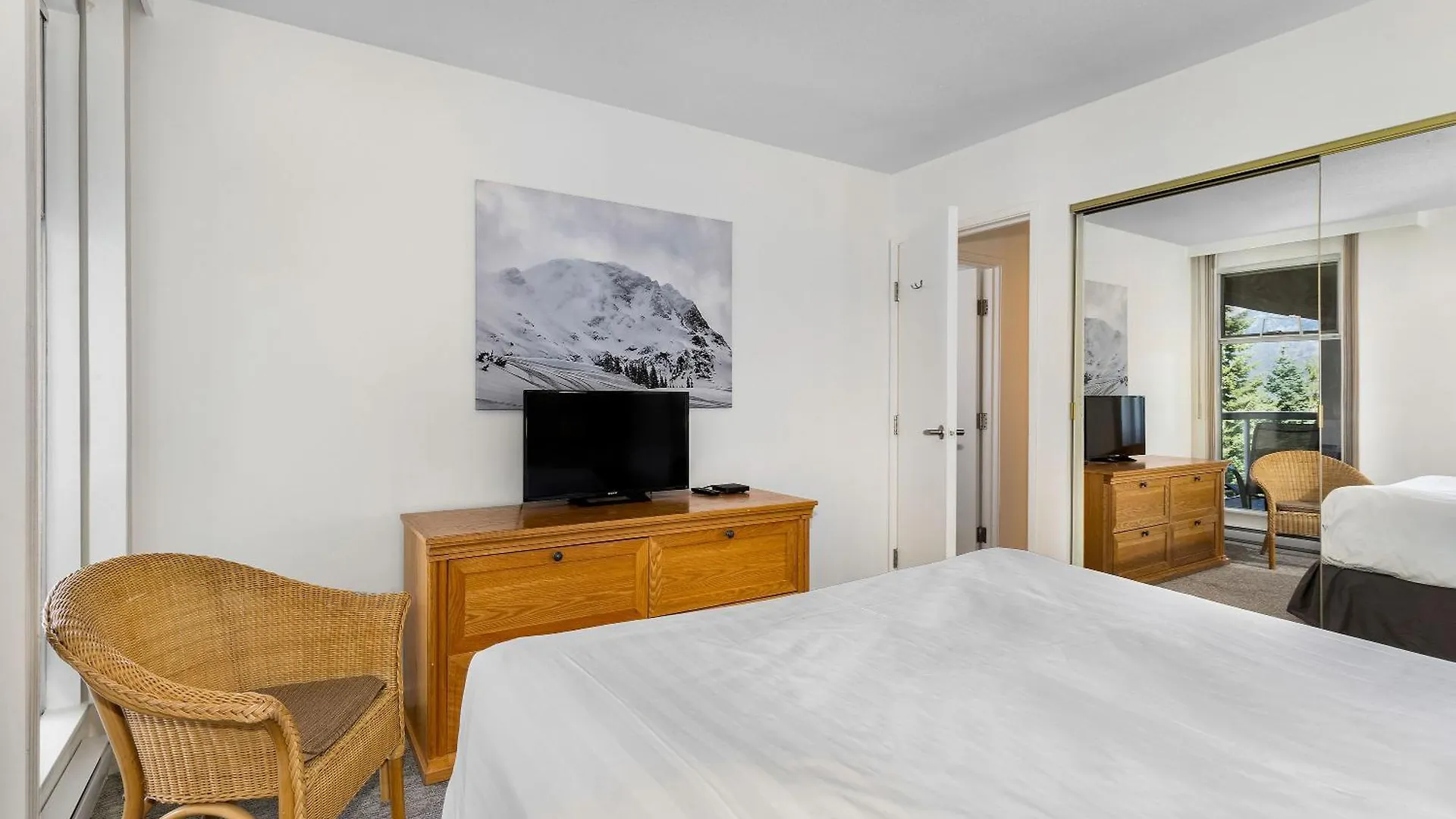 Apartment The Woodrun Lodge By Whiski Jack Whistler
